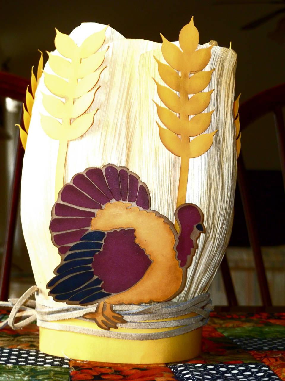 Mason jar cornhusk luminary