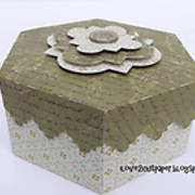 DSC02374_-_hegagonal_-_decorative_box_-_pazzles_-_ilove2cutpaper.jpg