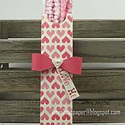 DSC07431_-_love_me_-_valentine_-_treat_holder_-_pazzles_-_ilove2cutpaper.jpg