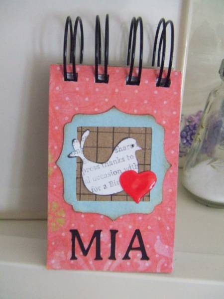 Mia Notebook