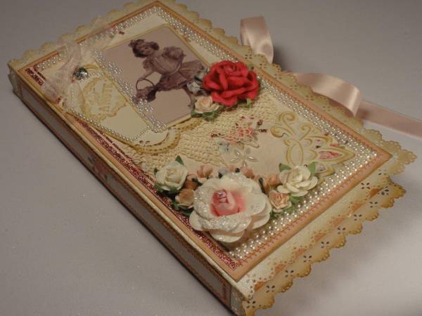 bookbound_gift_box_with_tag_1