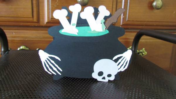 Cauldron treat box