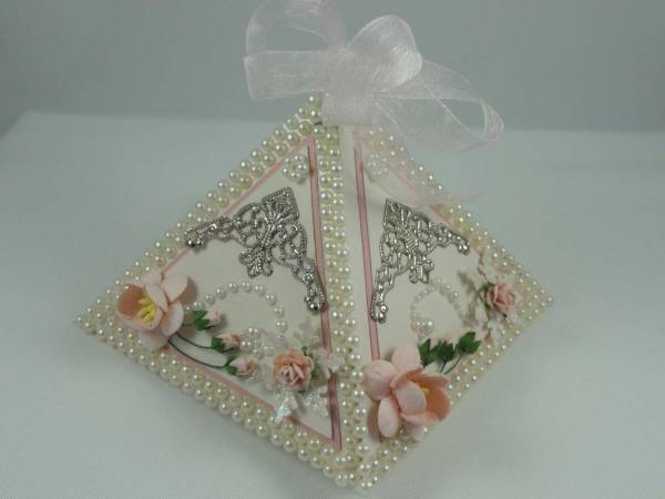 Pyramid Box