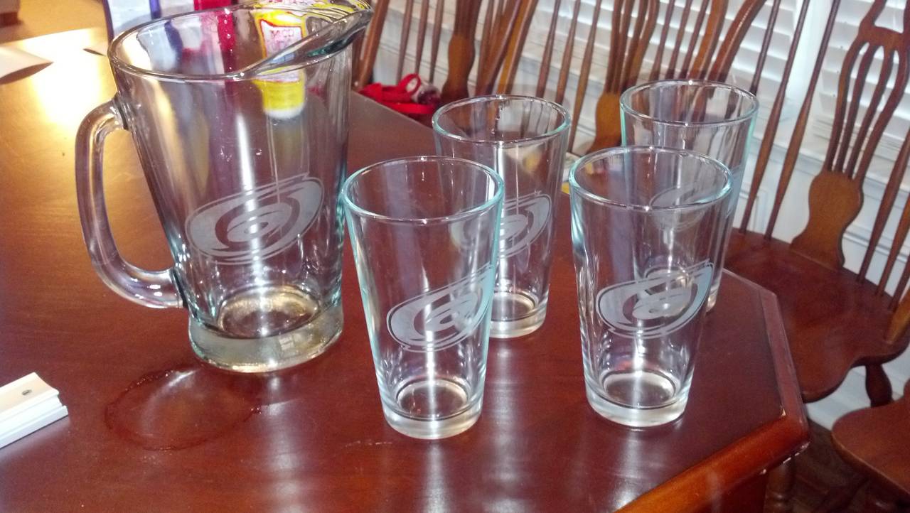 Carolina Hurricanes Beer Set