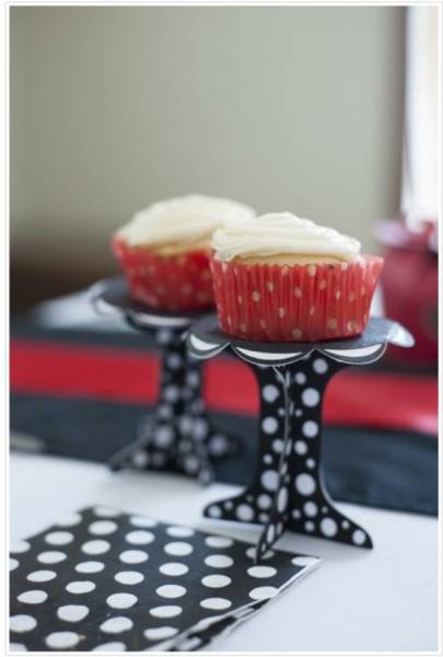 Individual cupcake stand