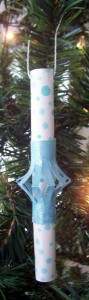 12-Paper-Ornaments-of-Christmas-Lantern-Stick