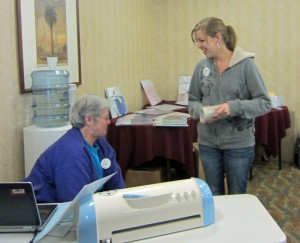 AmandaVW Helping Friends Learn at Pazzles Retreat
