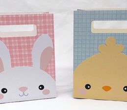 Pazzles DIY Classic Easy Easter Bags with instant SVG download. Compatible with all major electronic cutters including Pazzles Inspiration, Cricut, and Silhouette Cameo. Design by Alma Cervantes.