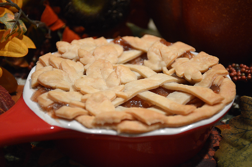 Leaf and Lattice Mini Pie cut with the Pazzles Inspiration