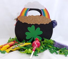 Pazzles DIY Pot of Gold St. Patrick's Day Treat Bag with instant SVG download. Compatible with all electronic cutters including Pazzles Inspiration, Cricut, and Silhouette Cameo. Design by Alma Cervantes.