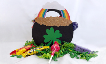 Pazzles DIY Pot of Gold St. Patrick's Day Treat Bag with instant SVG download. Compatible with all electronic cutters including Pazzles Inspiration, Cricut, and Silhouette Cameo. Design by Alma Cervantes.