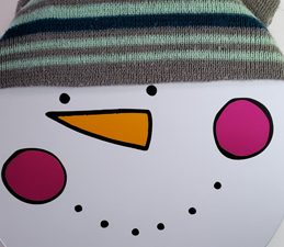 Pazzles DIY Snow Folk Door Decor with instant SVG download. Compatible with all major electronic cutters including Pazzles Inspiration, Cricut, and Silhouette Cameo. Design by Renee Smart.