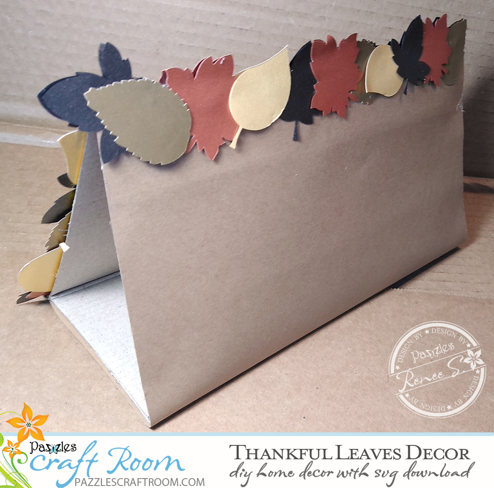 Pazzles Thankful Leaves DIY Fall Home Decor by Renee Smart. SVG download compatible with all major electronic cutters including Pazzles Inspiration, Cricut, and Silhouette Cameo.
